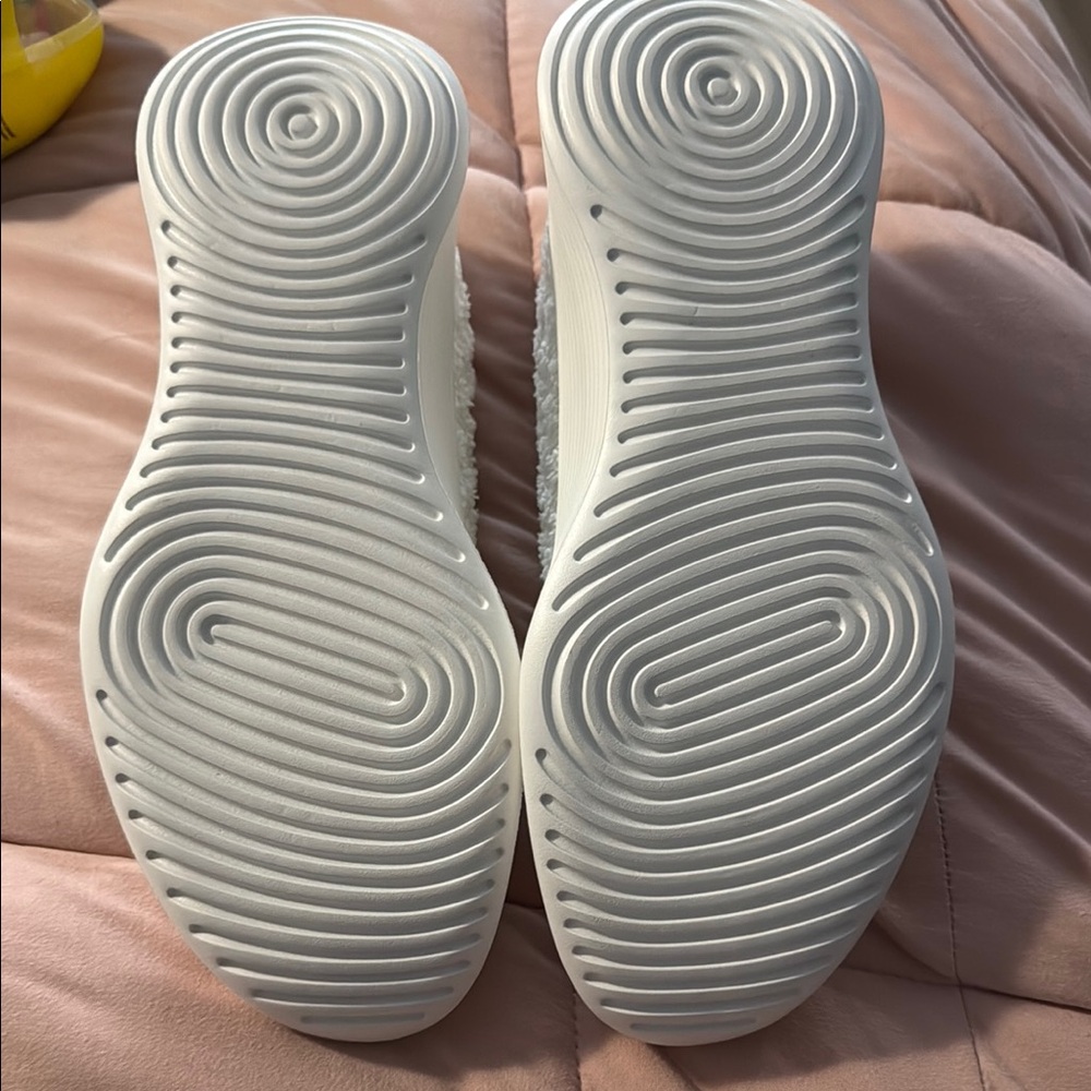 Allbirds Cream Sneakers with Cushioned Sole and Breathable Knit - Picture 2 of 3